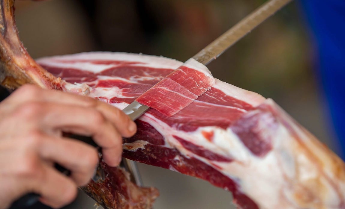 El récord al plato de jamón más grande del mundo, en imágenes