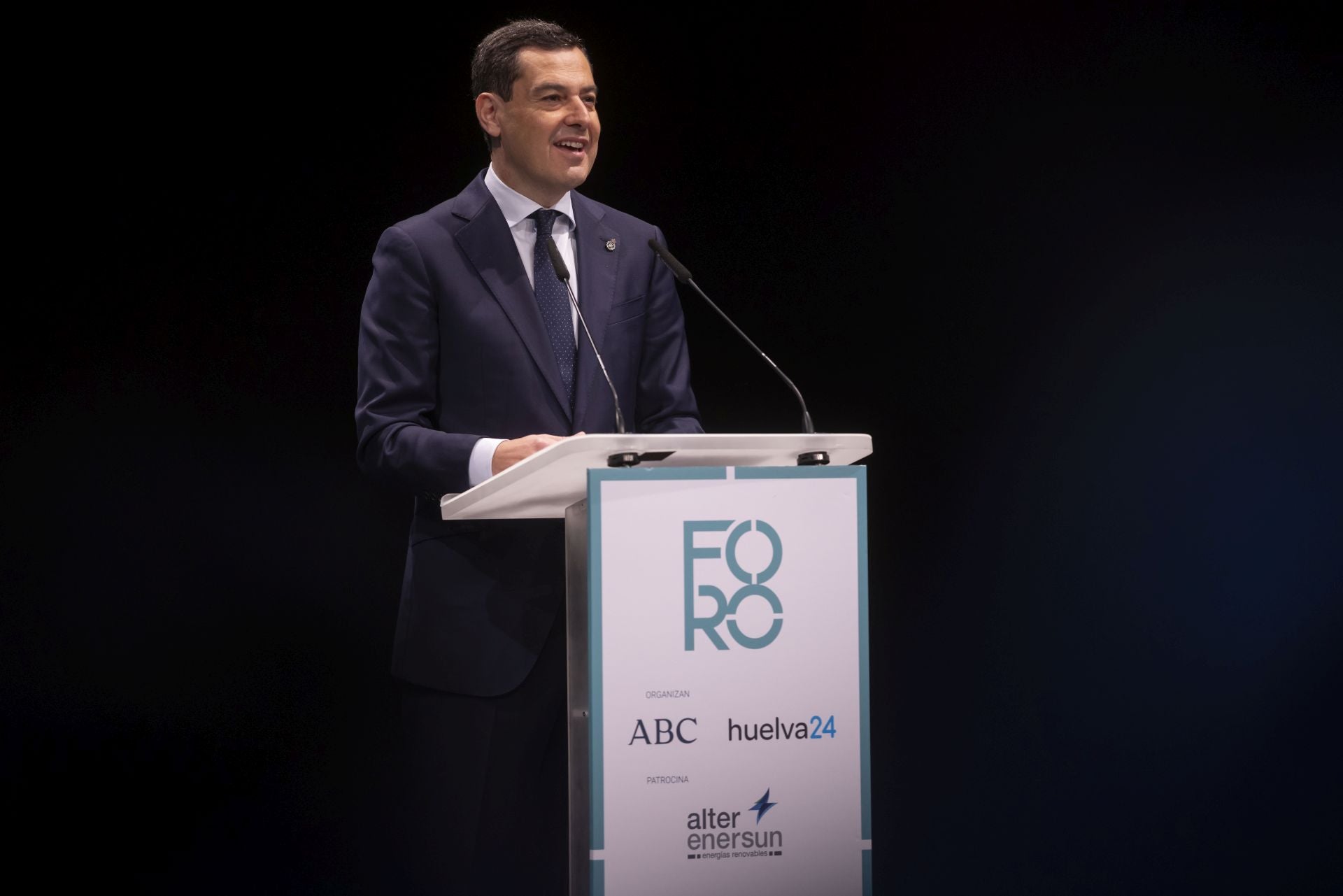 Foro Huelva 24 ABC Alter Enersun con Juanma Moreno, en imágenes (parte III)