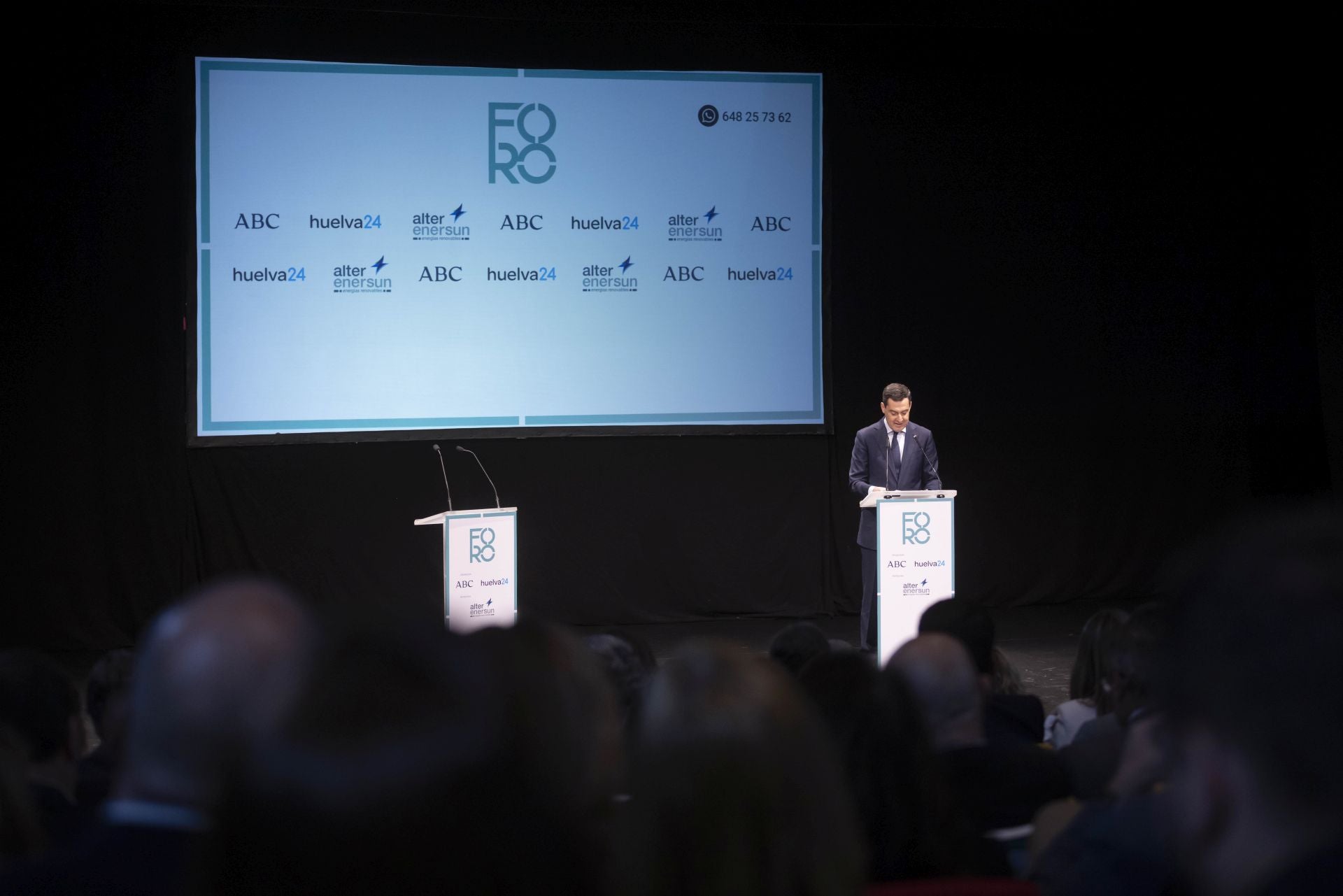 Foro Huelva 24 ABC Alter Enersun con Juanma Moreno, en imágenes (parte III)