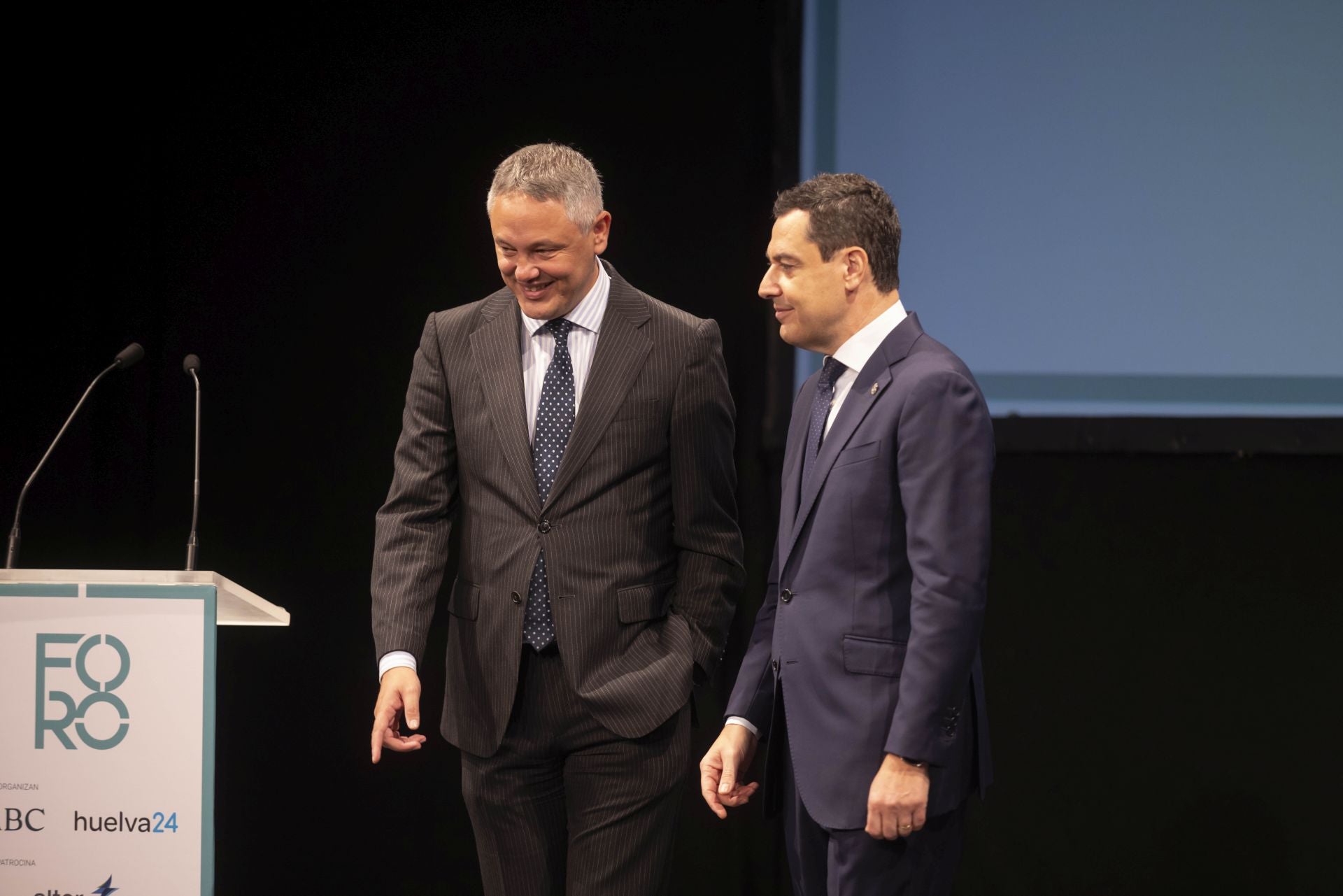 Foro Huelva 24 ABC Alter Enersun con Juanma Moreno, en imágenes (parte III)