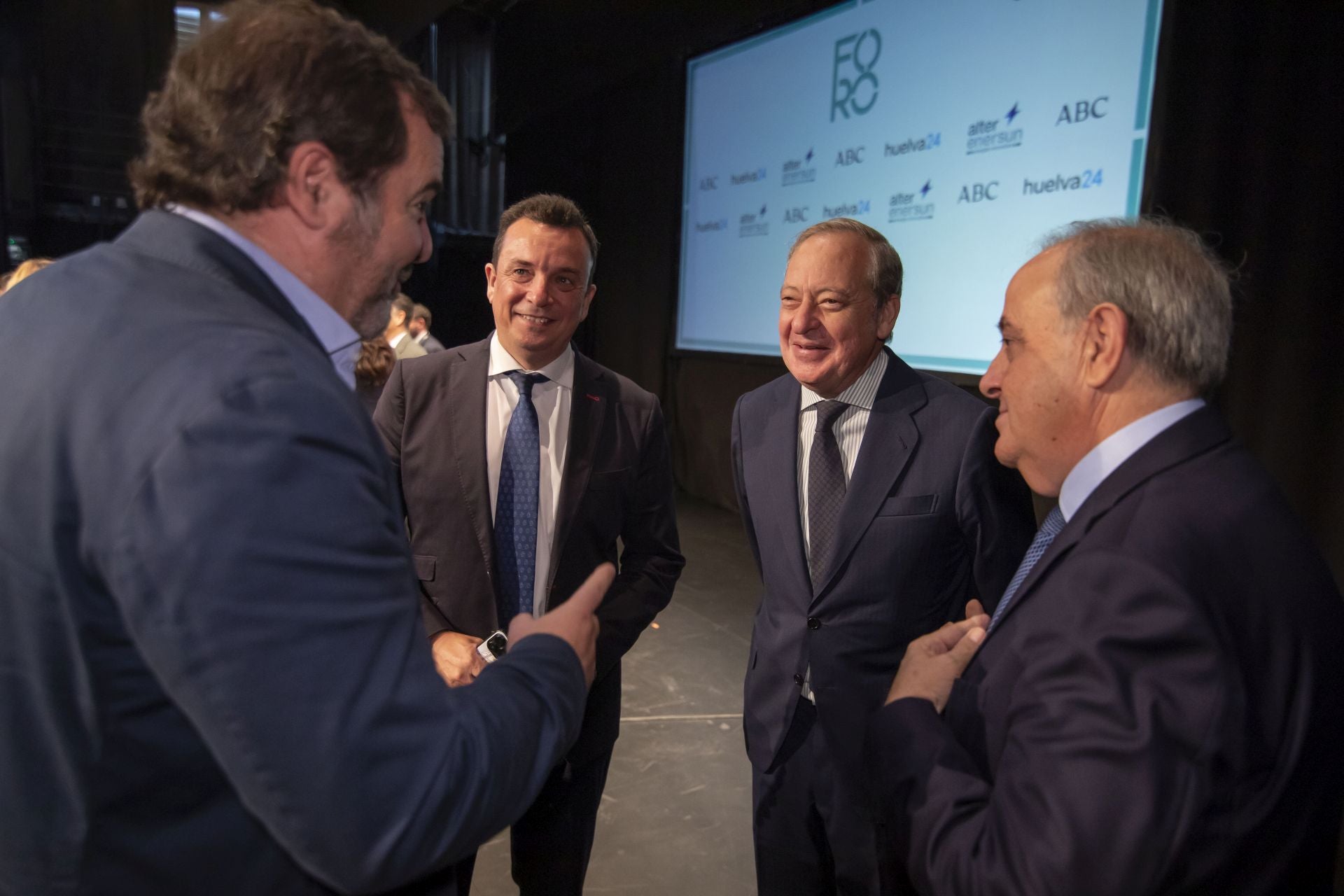 Foro Huelva 24 ABC Alter Enersun con Juanma Moreno, en imágenes (parte II)