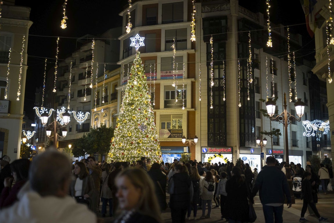 El encendido del alumbrado navideño de Huelva, en imágenes