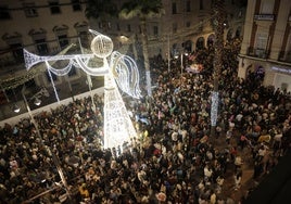 La Navidad ya extiende su mágica luz por Huelva