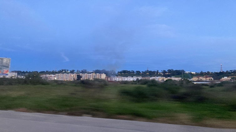Incendio en la barriada de Marismas del Odiel de Huelva