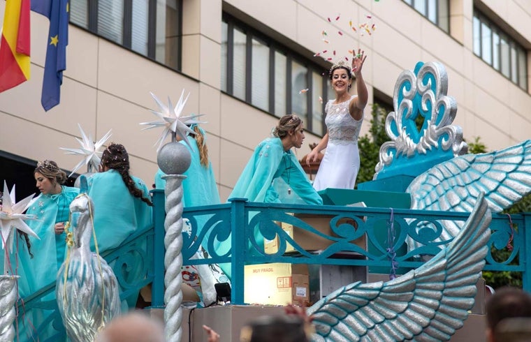 La Estrella de la Ilusión, Carolina Marín, feliz repartiendo caramelos