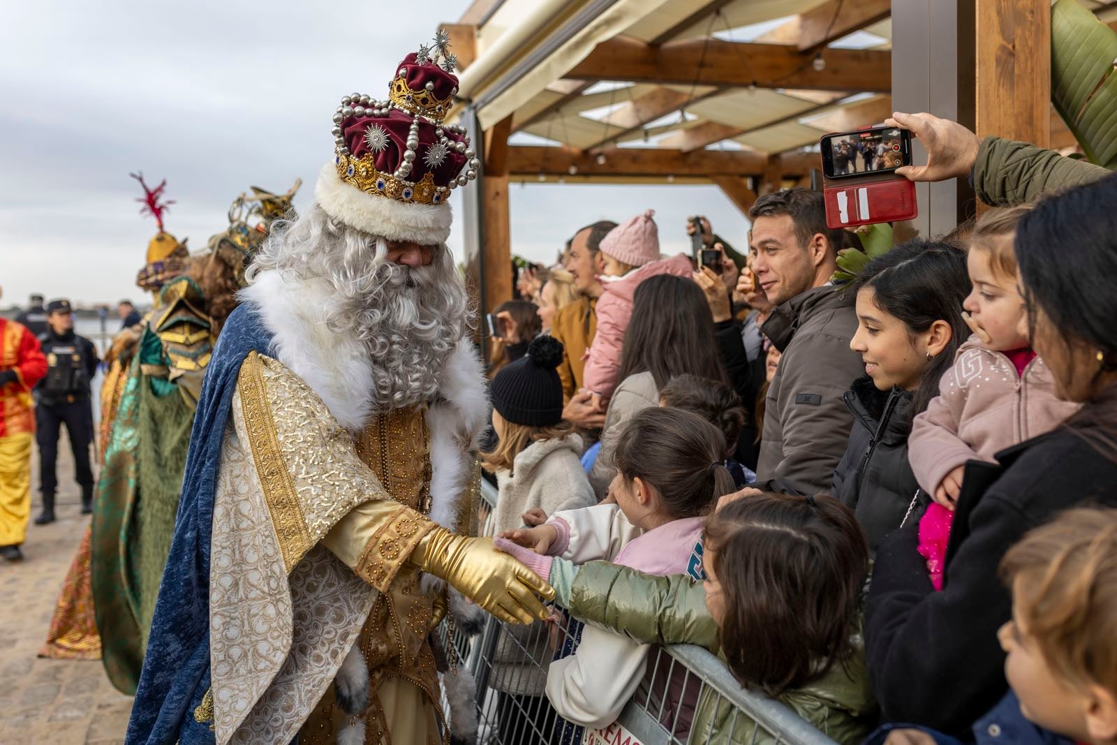 Las mejores imágenes de la llegada de los Reyes Magos a Huelva