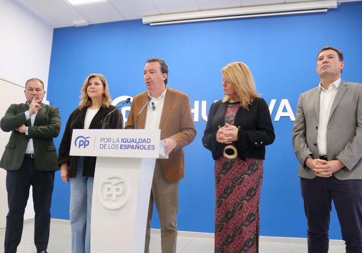 El PP de Huelva aprieta el acelerador en plena descomposición socialista en Andalucía