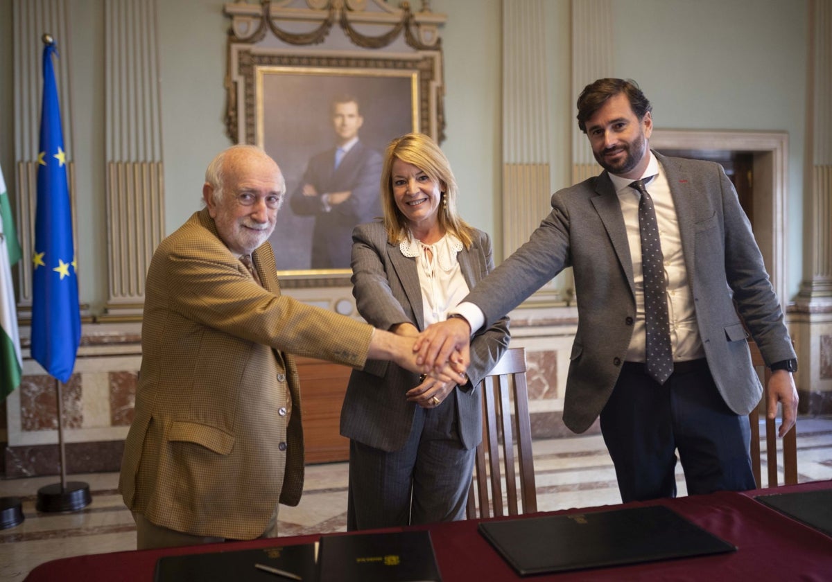 Francisco Dezcallar, Pilar Miranda y Daniel Toscano