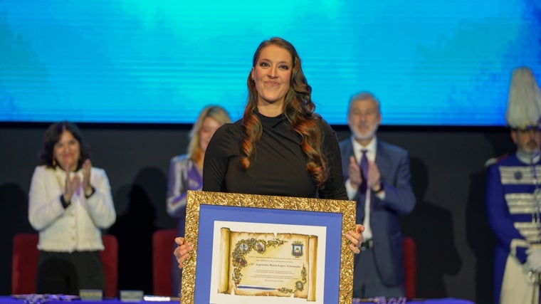 La cantaora Argentina, tras recibir el título de hija predilecta de Huelva