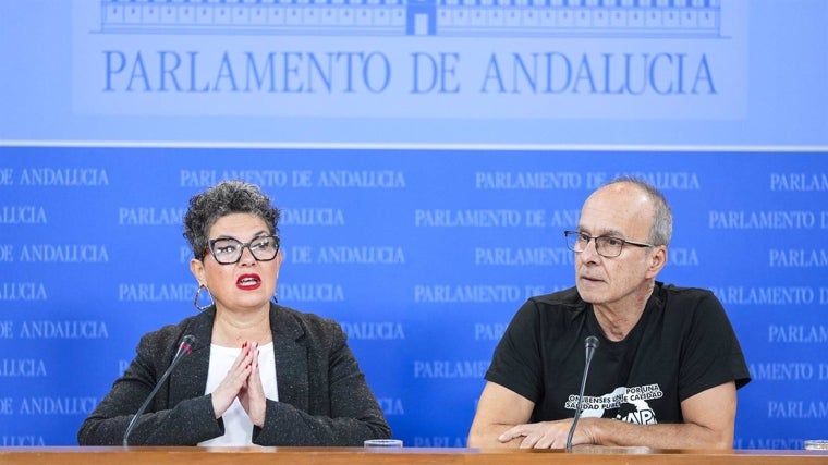 La parlamentaria andaluza, Maribel Mora, y Diego Mora, portavoz de Onusap