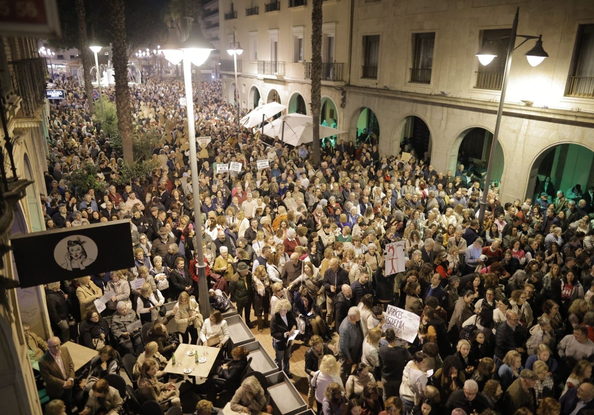 Según la Policía Nacional hubo 5.500 personas en la concentración por la sanidad de Huelva