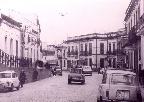 Imagen secundaria 1 - Varias fotografías antiguas de la calle San Sebastián