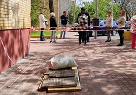 Una obra sin licencia provoca destrozos en la plaza La Serrana de Huelva