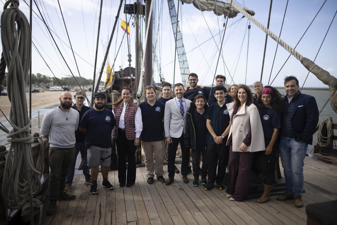 Imágenes de la llegada a Huelva del Galeón Andalucía
