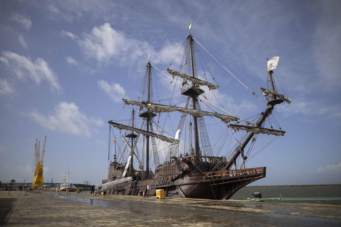 Imágenes de la llegada a Huelva del Galeón Andalucía