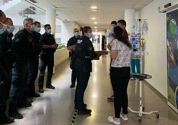 La sorpresa de un grupo de guardias civiles de Huelva al hijo con leucemia de un compañero