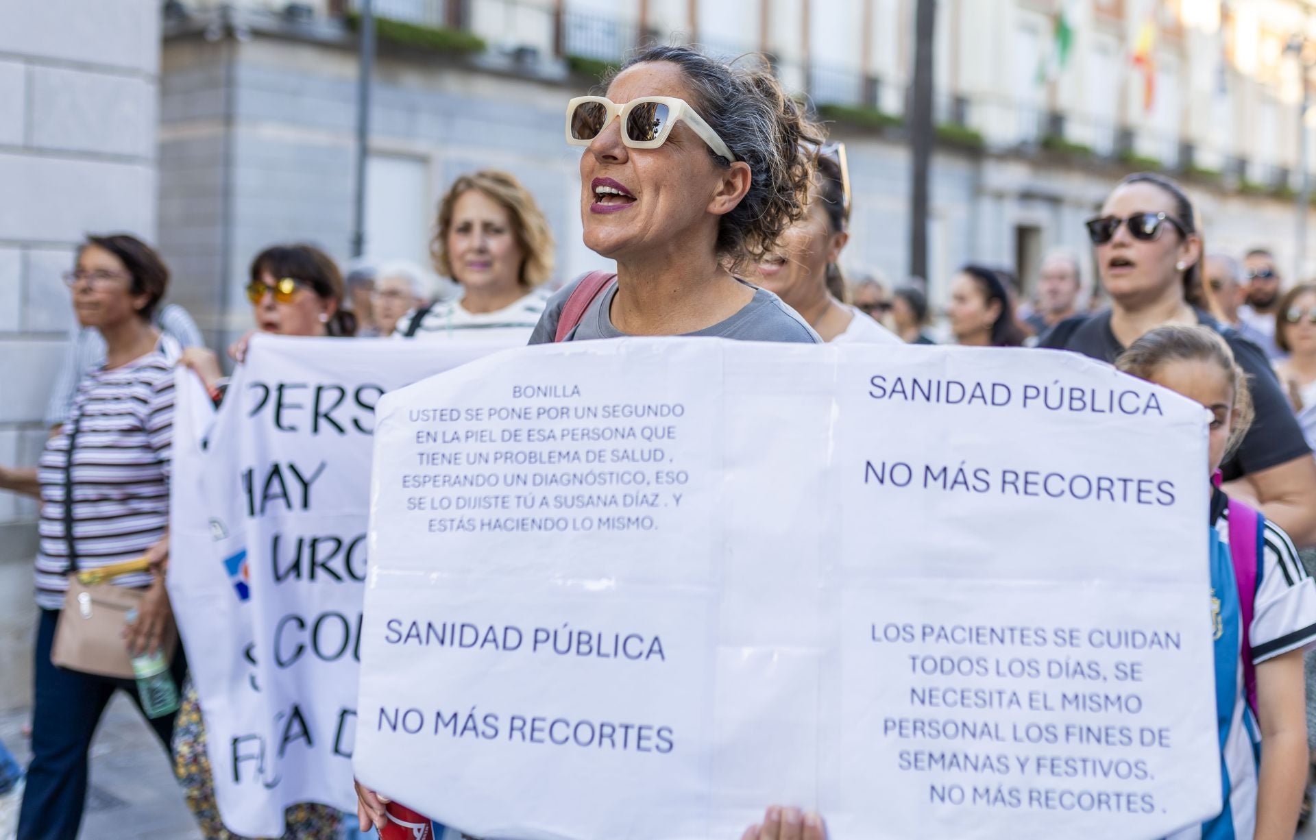 La manifestación en defensa de la sanidad pública de Huelva, en imágenes