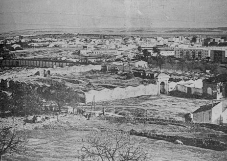 Imagen secundaria 1 - El Hospital Manuel Lois, conocido como El Agromán / Cementerio de San Sebastián