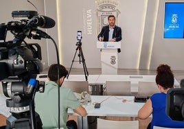 Los socialistas de Huelva califican de «gran fraude» los dos años de Gobierno de Pilar Miranda
