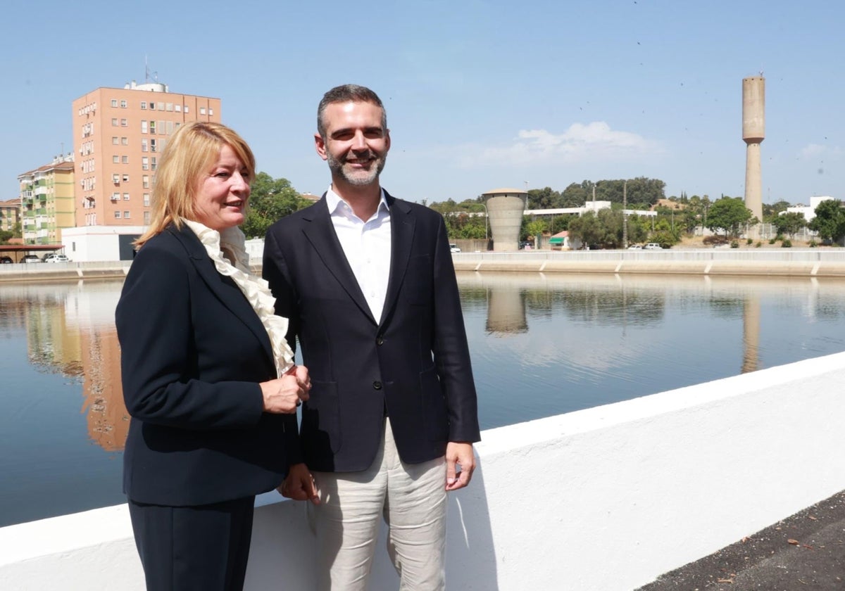 Miranda y Fernández-Pacheco, en la inauguración del nuevo depósito