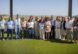 Imagen de los participantes en el foro