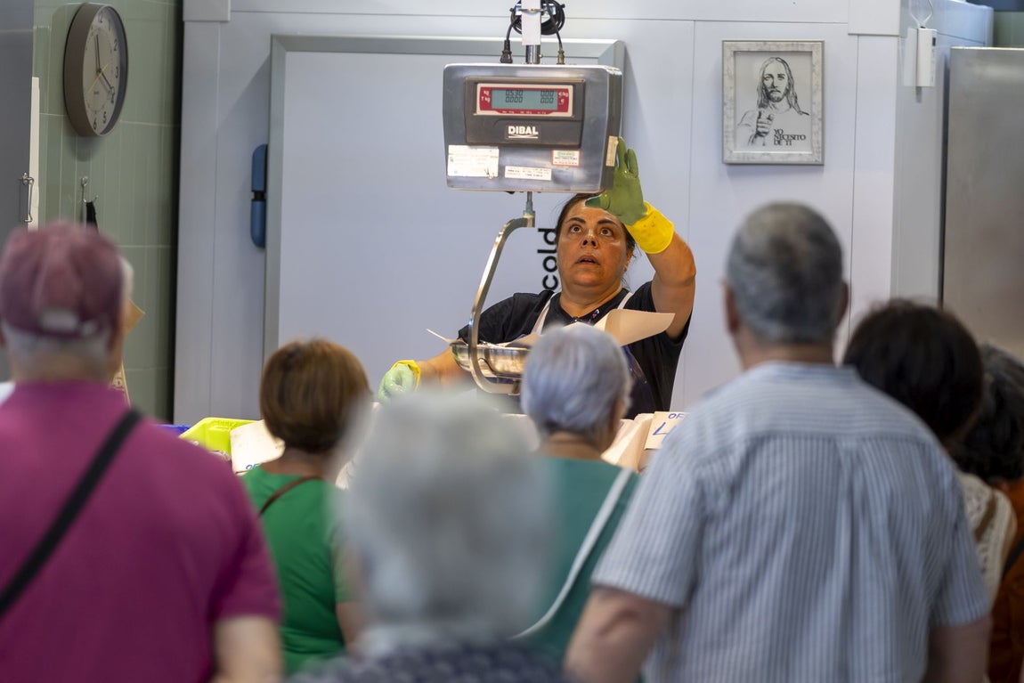 La esperada reapertura del Mercado de San Sebastián, en imágenes