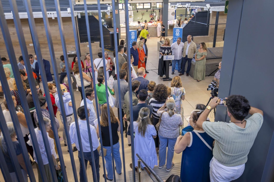 La esperada reapertura del Mercado de San Sebastián, en imágenes