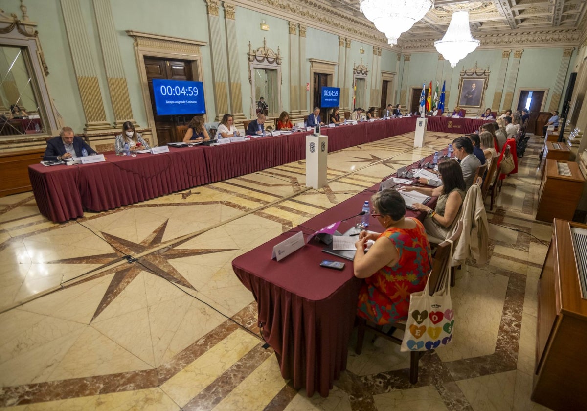 Pleno municipal del Ayuntamiento de Huelva del mes de julio