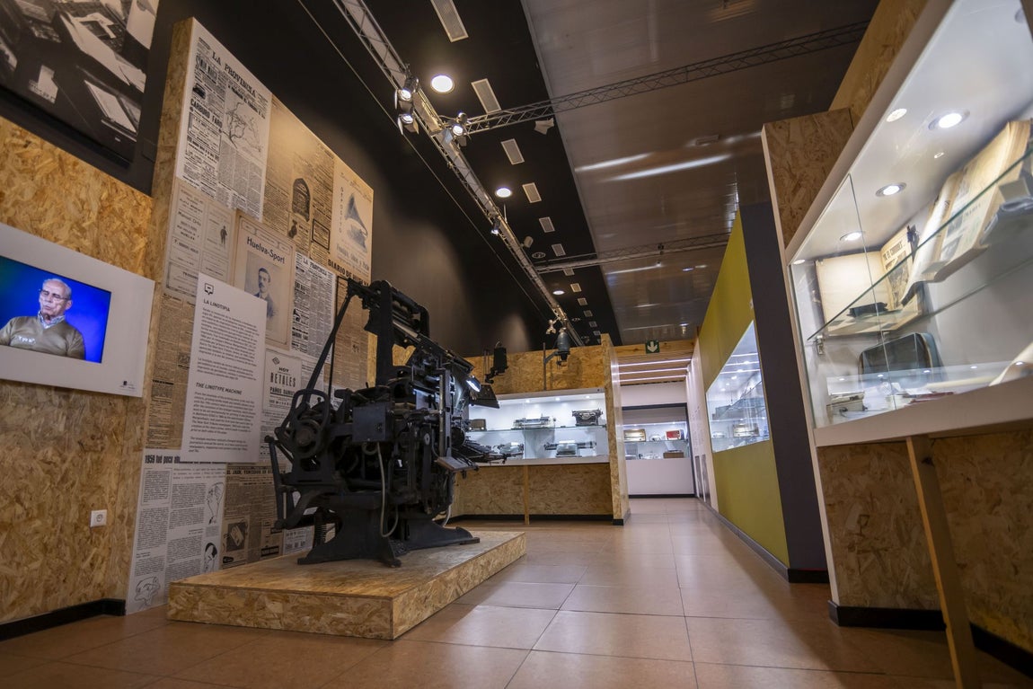 La exposición 'Hermida. De Huelva a la Luna', en imágenes