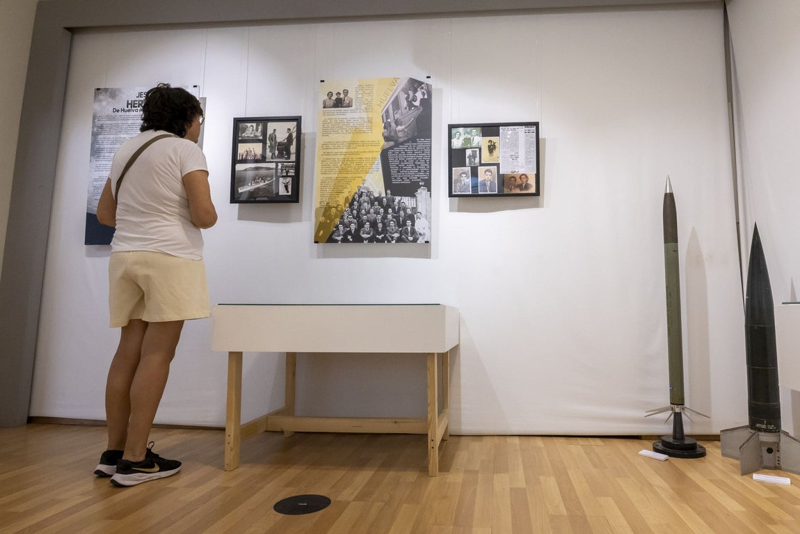 La exposición 'Hermida. De Huelva a la Luna', en imágenes