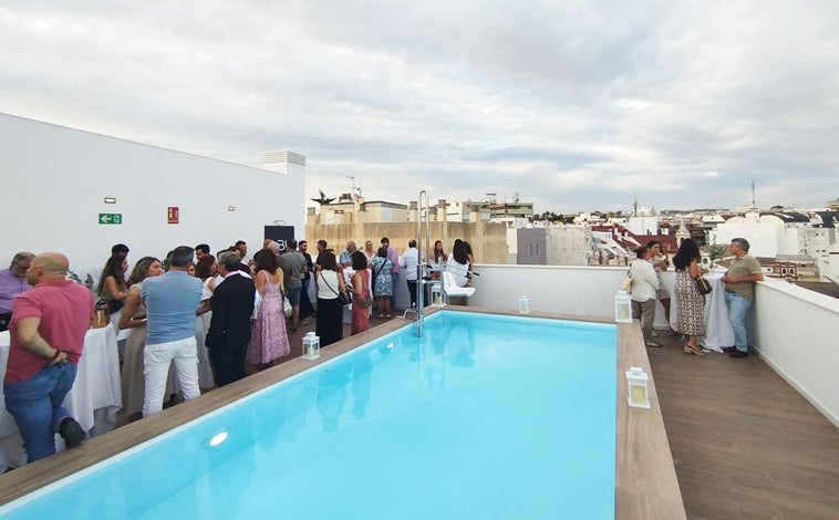 Imagen principal - Gran inauguración del residencial Plus Ultra en el centro de Huelva