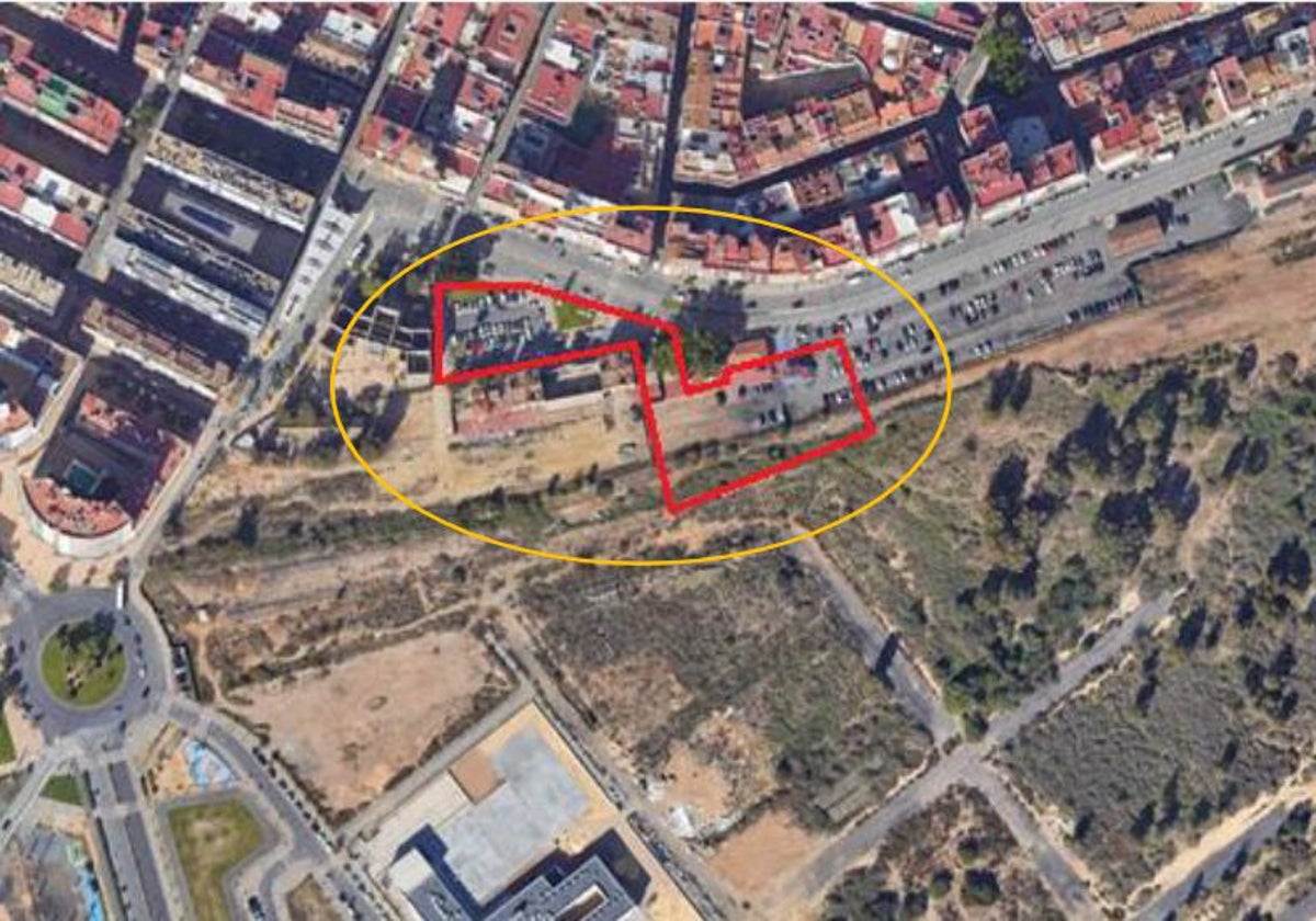 Zona en la que se ubicará el nuevo aparcamiento en el entorno de la antigua estación