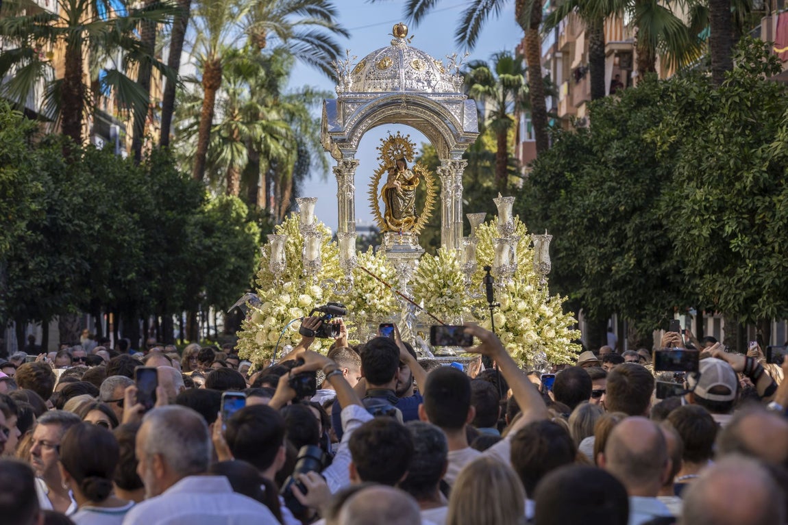 La bajada de la Virgen de la Cinta a la catedral este 8 de septiembre, en imágenes