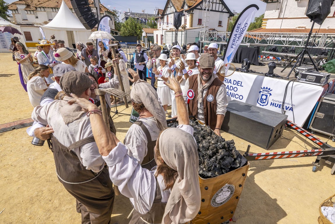 El Barrio Obrero revive los años 20 en la Feria del Legado Británico
