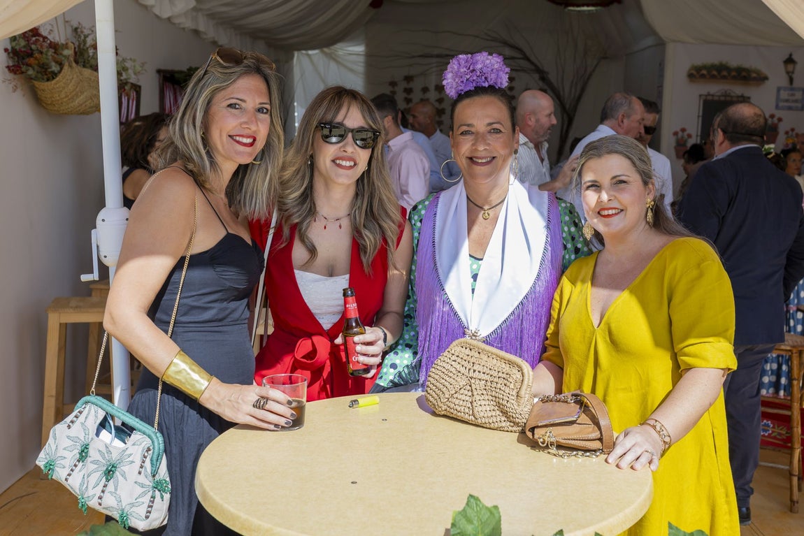 Feria del Caballo de Huelva: Las mejores imágenes de la primera jornada