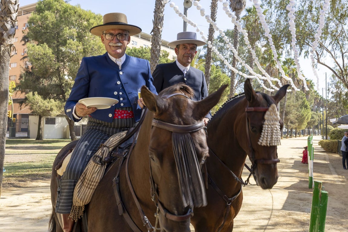 Feria del Caballo de Huelva: Las mejores imágenes de la primera jornada