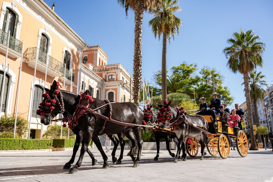 Las mejores imágenes del paseo de enganches de la Feria del Caballo de Huelva