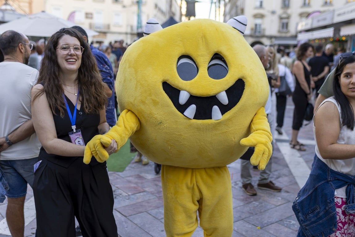 La primera jornada de la Feria del Libro de Huelva, en imágenes