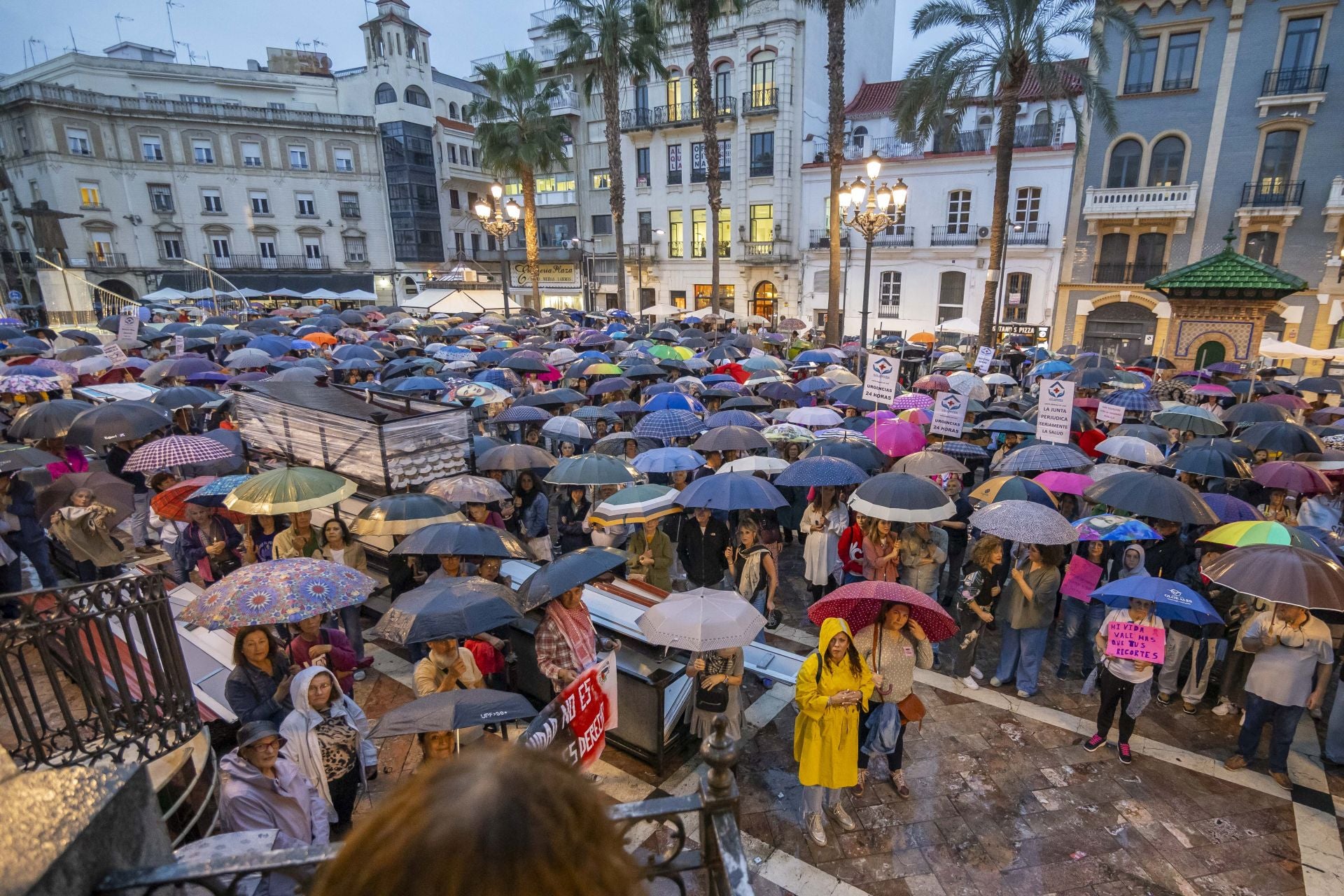 Las imágenes de la nueva manifestación por la sanidad pública de Huelva