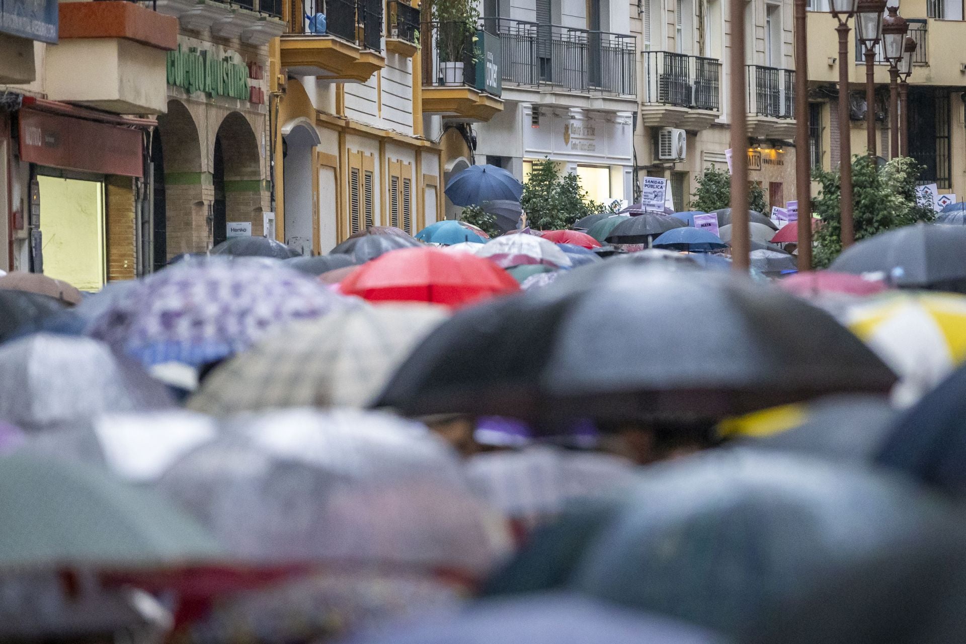 Las imágenes de la nueva manifestación por la sanidad pública de Huelva