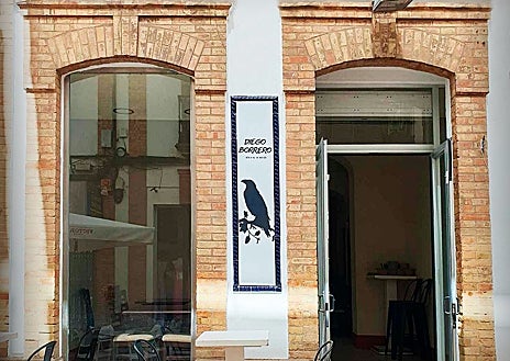 Imagen secundaria 1 - Interior y exterior del local