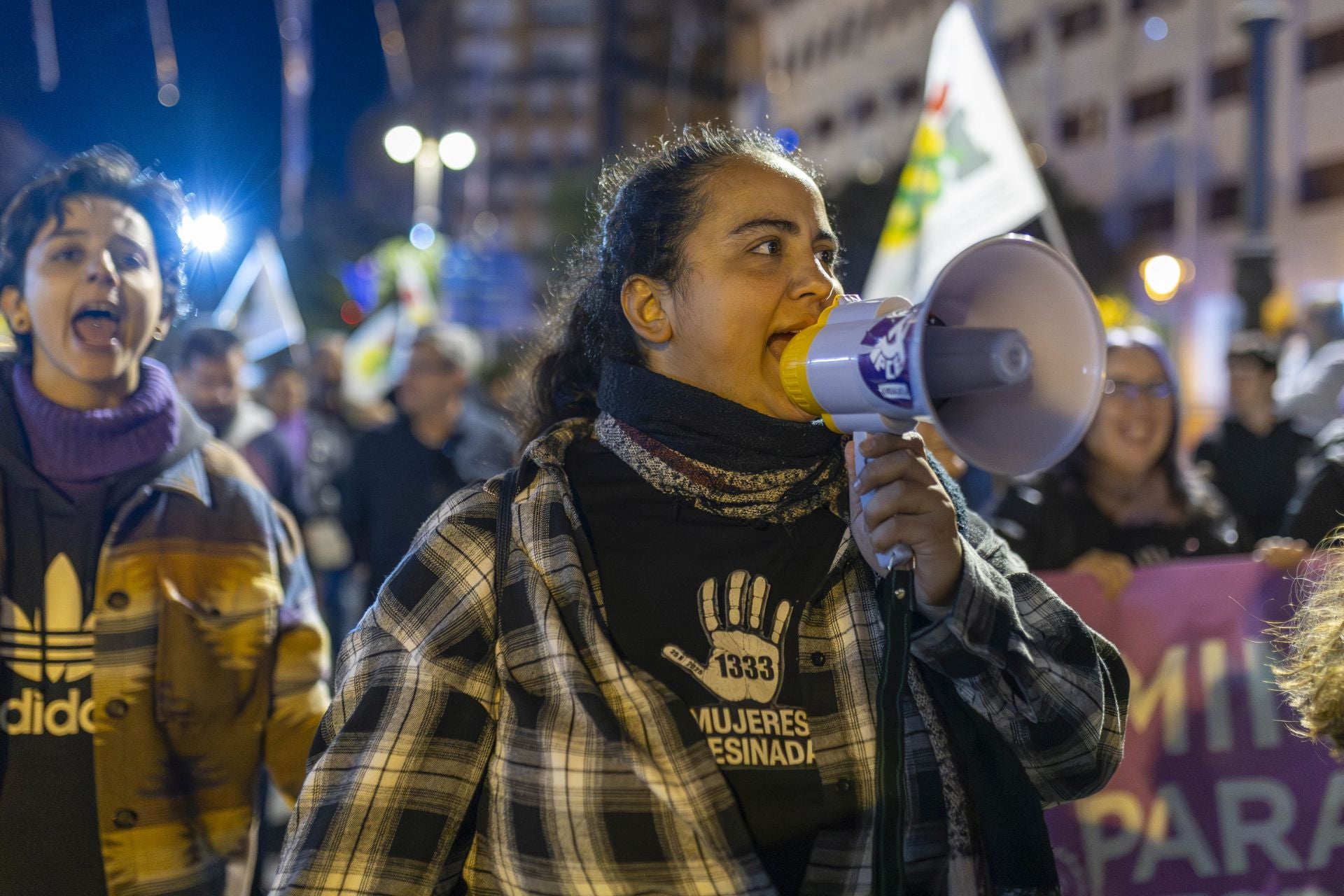 La manifestación en Huelva contra la violencia machista, en imágenes