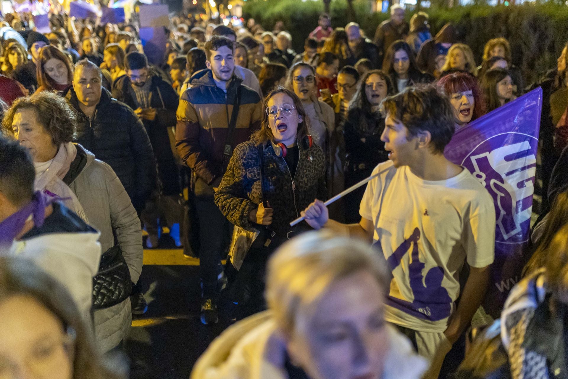 La manifestación en Huelva contra la violencia machista, en imágenes