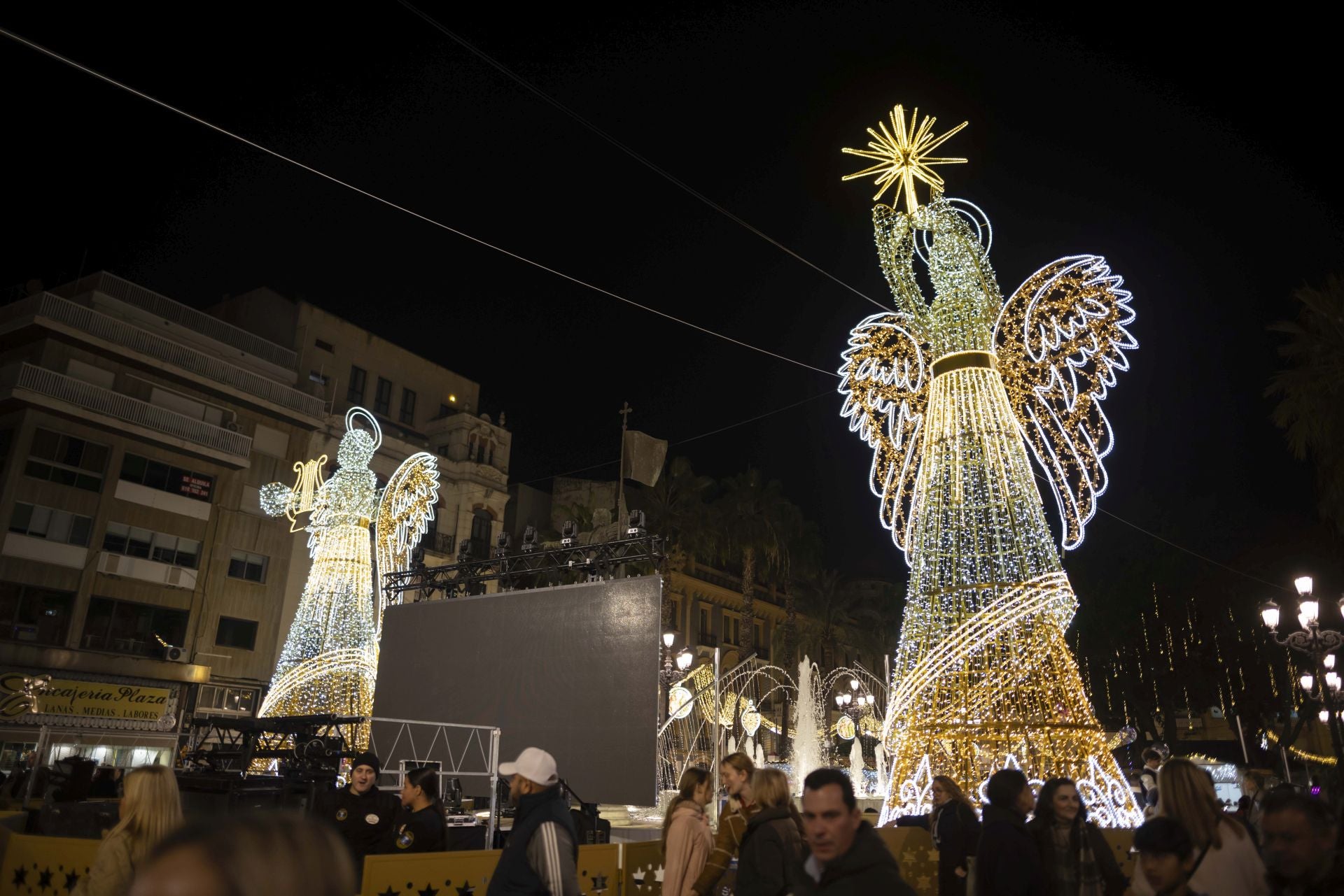 El encendido del alumbrado navideño de Huelva, en imágenes