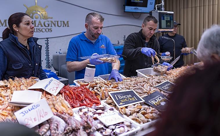 Imagen principal - Puesto de marisco Mare Magnum