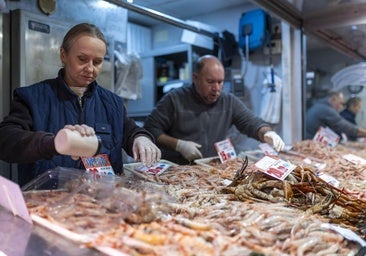 Los pescaderos de Huelva avisan: «La gamba blanca que ayer estaba a 30 euros la semana que viene estará a 40»
