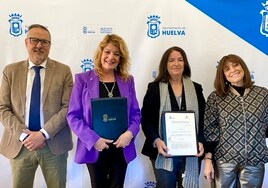 El Ayuntamiento de Huelva firma un convenio con la Asociación Acompañando a Nuestros Mayores
