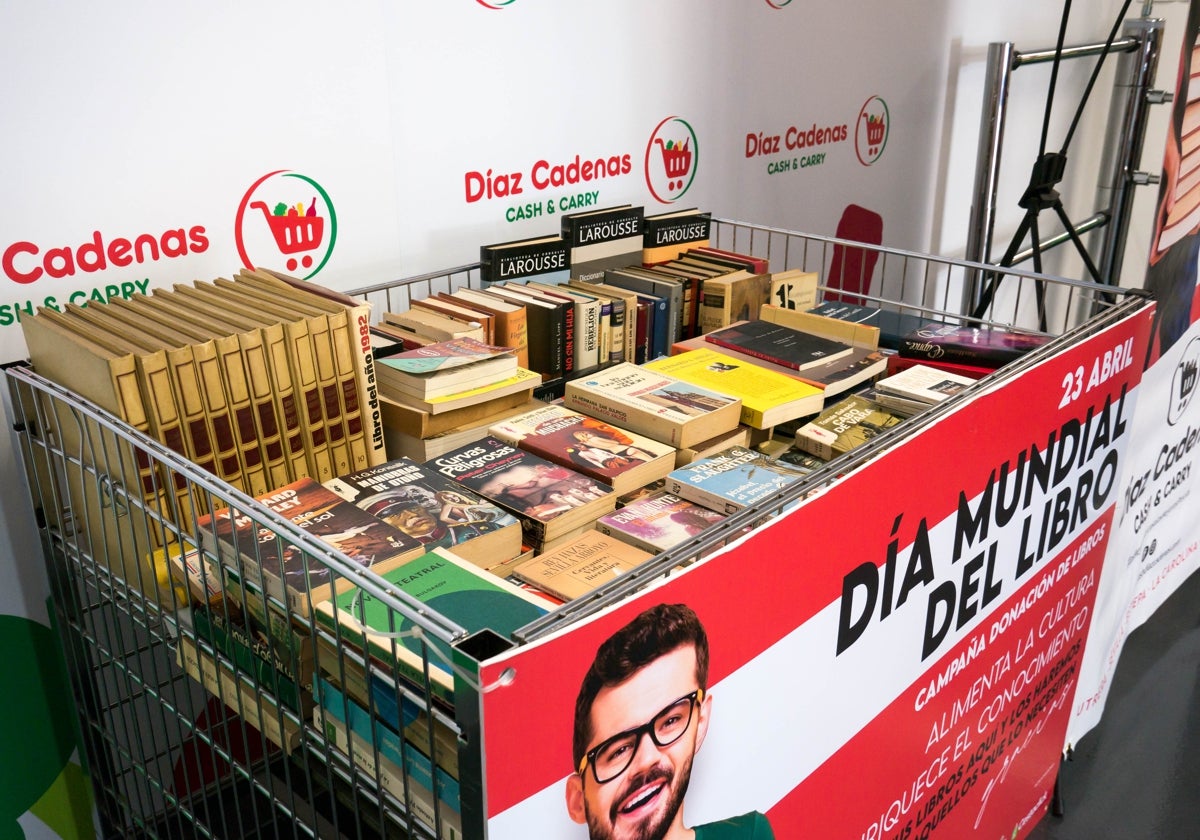 El Grupo de Alimentación Díaz Cadenas y la Asociación «Maruja Vilches con el Polígono Sur» destinarán su recogida de libros solidaria al Centro Penitenciario de Huelva