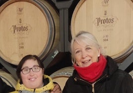 María y Elena, presidenta de AVADI-Down Huelva Vida Adulta