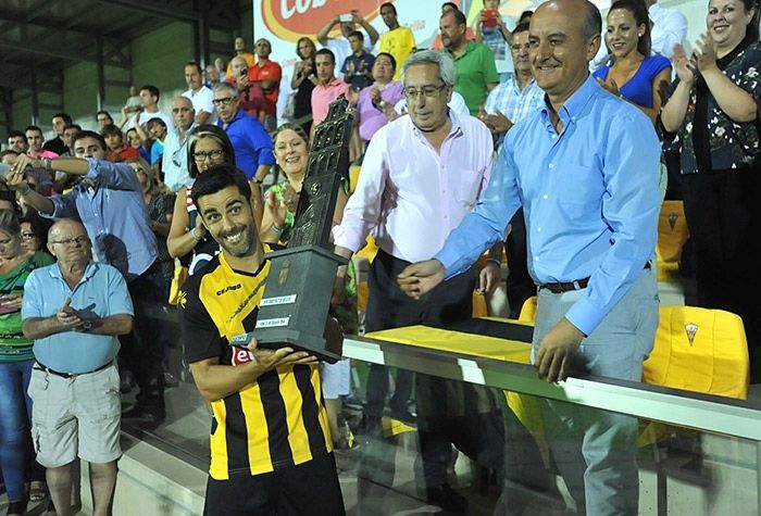 El San Roque conquista el Trofeo La Bella en los penaltis (3-2)